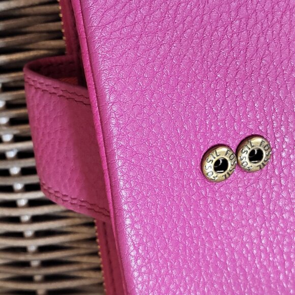 Fossil Issue No. 1954 Pink Leather Wallet - Picture 15 of 15